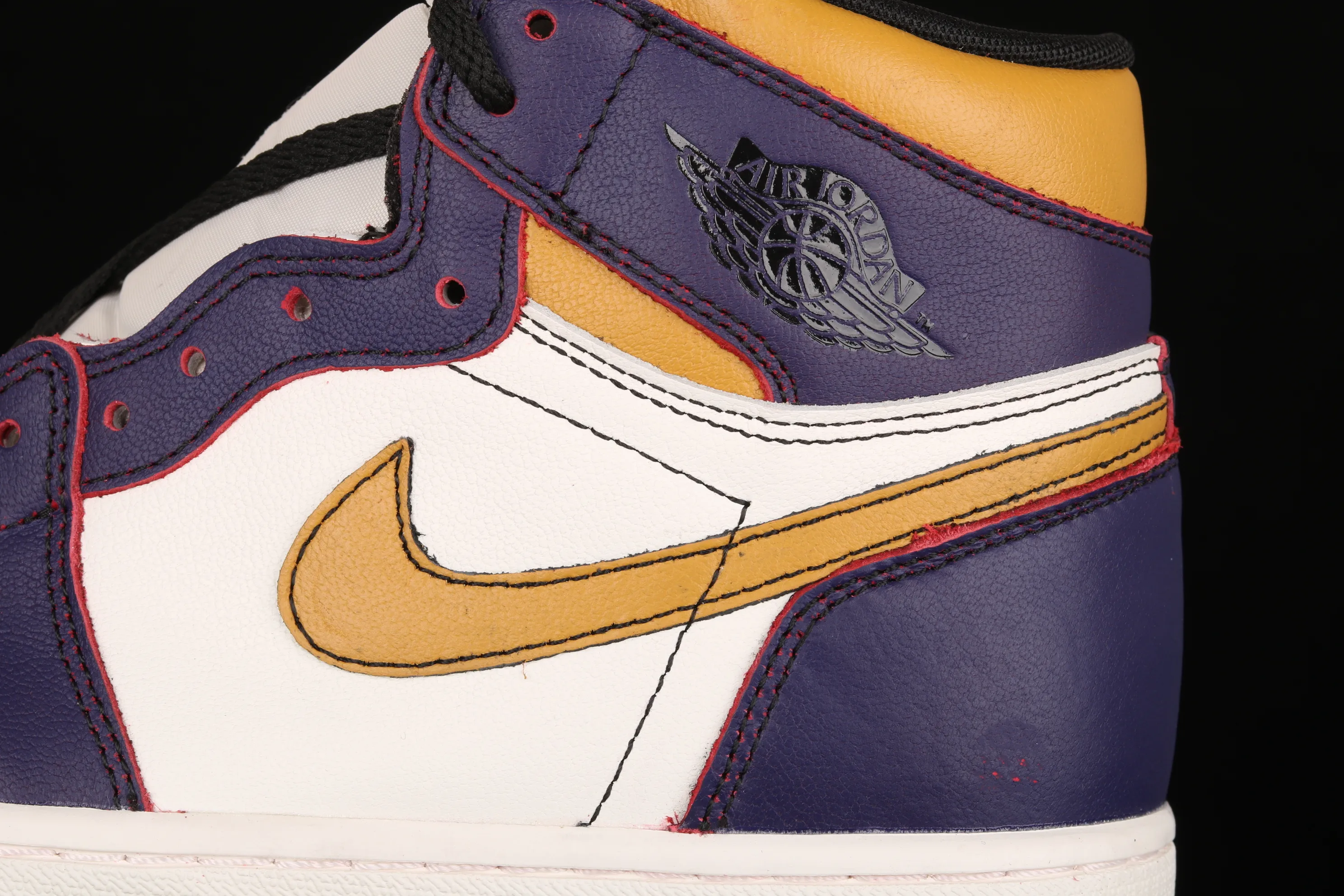 All categories Air Jordan Jordan series basketball shoes Air Jordan 1 High Air Jordan 1 Retro High OG x Nike SB AJ1 cooperation model white purple gold CD6578-507